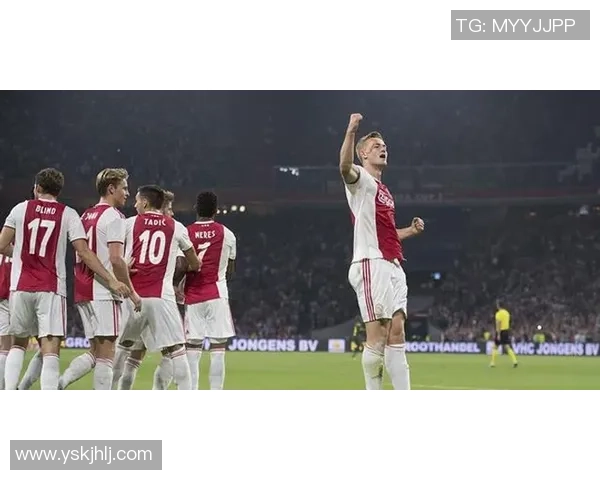 红牛与阿贾克斯的巅峰对决谁能在欧战中笑到最后